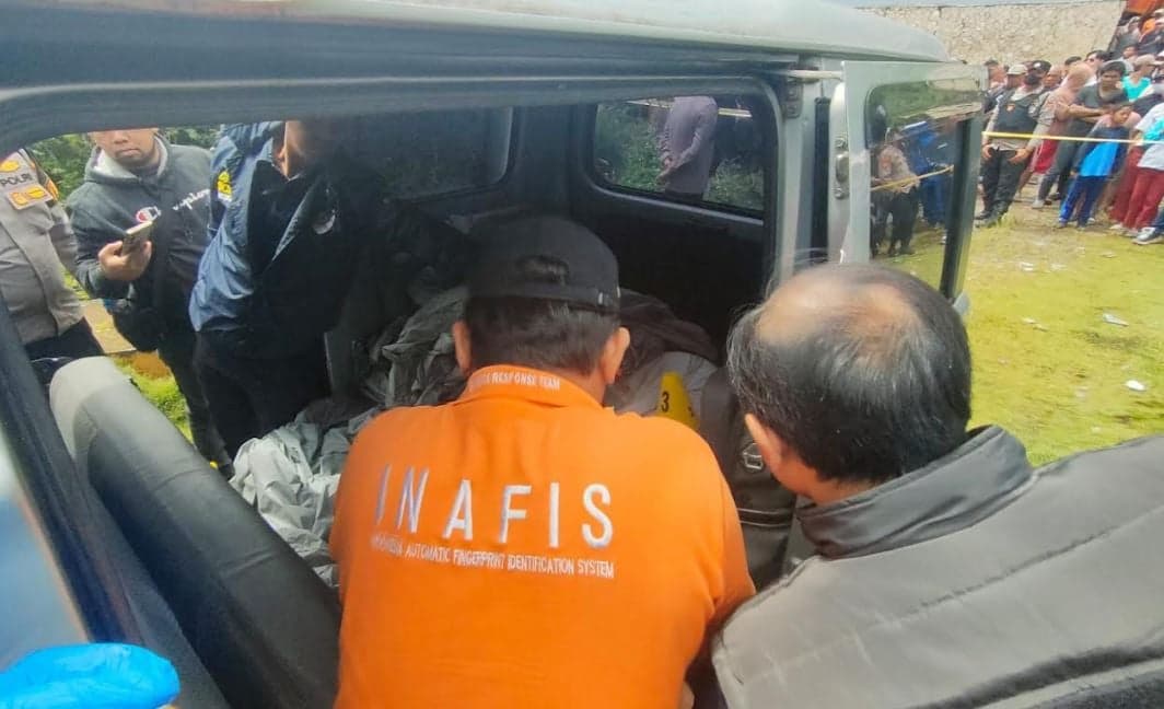 Mayat Pasutri Ditemukan dalam Mobil Terparkir di Padalarang, Korban Pembunuhan di Bogor Mayat Pasutri Ditemukan dalam Mobil Terparkir di Padalarang, Korban Pembunuhan di Bogor