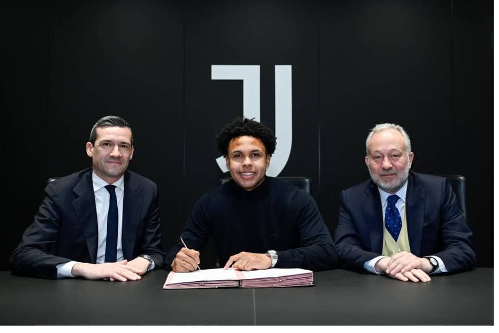 Weston McKennie Resmi Amankan Masa Depan di Juventus, Masuk Jajaran Gaji Elite Weston McKennie Resmi Amankan Masa Depan di Juventus, Masuk Jajaran Gaji Elite