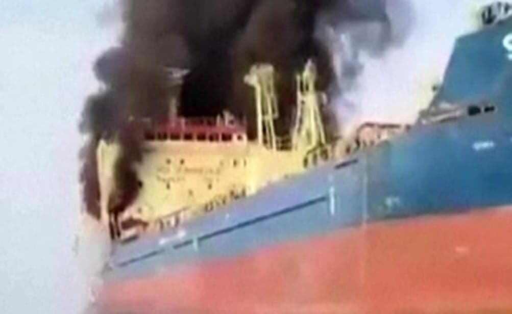 Nekat Lintasi Selat Hormuz, 10 Kapal Tanker Minyak Dihantam Rudal Iran termasuk Milik AS Nekat Lintasi Selat Hormuz, 10 Kapal Tanker Minyak Dihantam Rudal Iran termasuk Milik AS