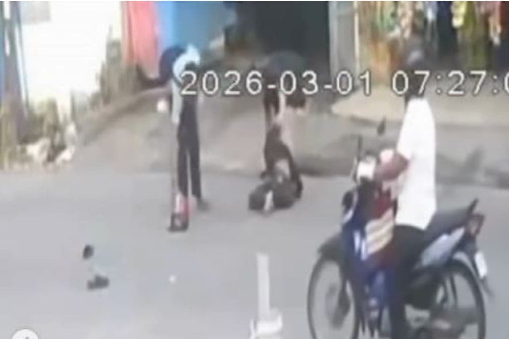 Tragis! Remaja di Makassar Tewas Tertembak Polisi saat Bubarkan Aksi Perang Senjata Mainan Tragis! Remaja di Makassar Tewas Tertembak Polisi saat Bubarkan Aksi Perang Senjata Mainan