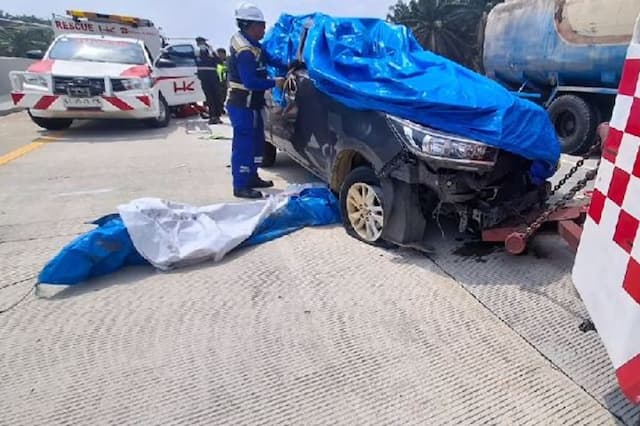Kecelakaan Maut Mobil Innova Tabrak Truk di Tol Indrapura-Kisaran, 4 Orang Tewas Kecelakaan Maut Mobil Innova Tabrak Truk di Tol Indrapura-Kisaran, 4 Orang Tewas