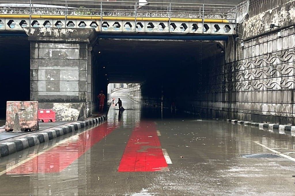 Jakarta Dilanda Banjir, Underpass Mampang Prapatan Jaksel Lumpuh Jakarta Dilanda Banjir, Underpass Mampang Prapatan Jaksel Lumpuh
