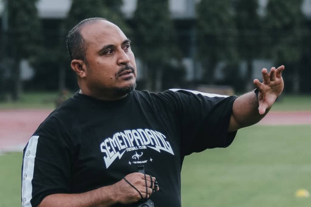 Semen Padang Menang di Debutnya, Imran Nahumarury: 10 Laga Sisa Adalah Final Semen Padang Menang di Debutnya, Imran Nahumarury: 10 Laga Sisa Adalah Final