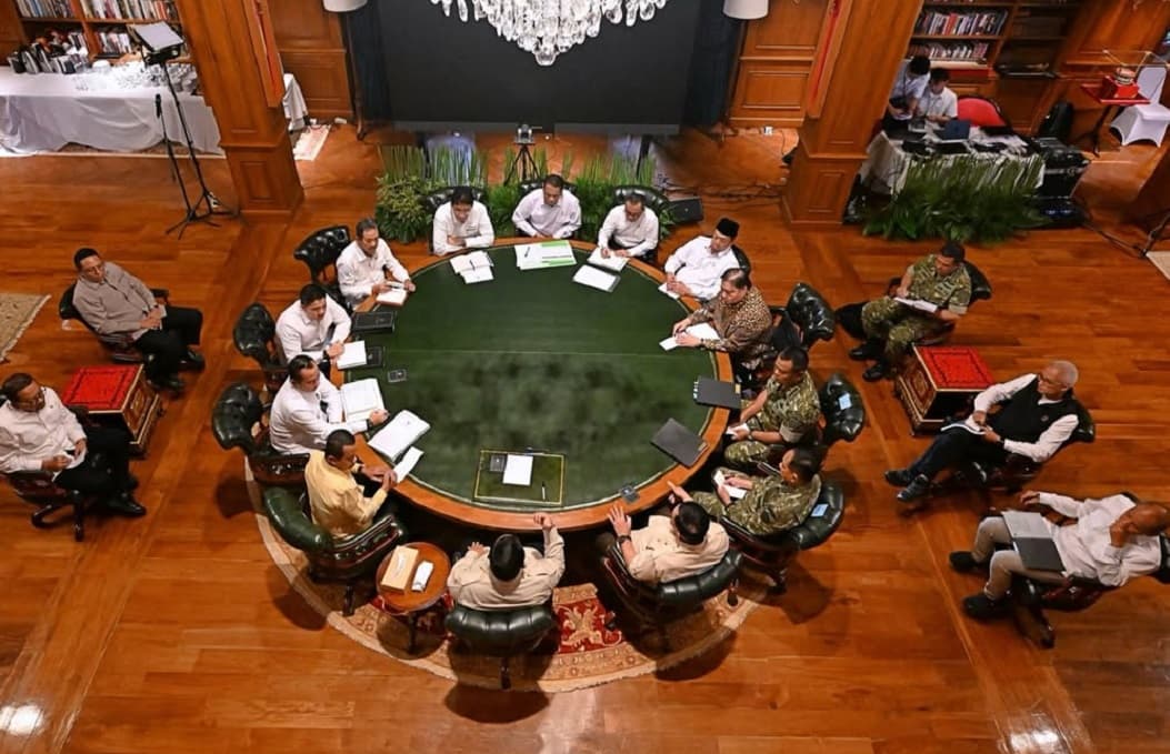 Prabowo Kumpulkan Menteri di Hambalang, Bahas Swasembada dan Persiapan Idulfitri Prabowo Kumpulkan Menteri di Hambalang, Bahas Swasembada dan Persiapan Idulfitri