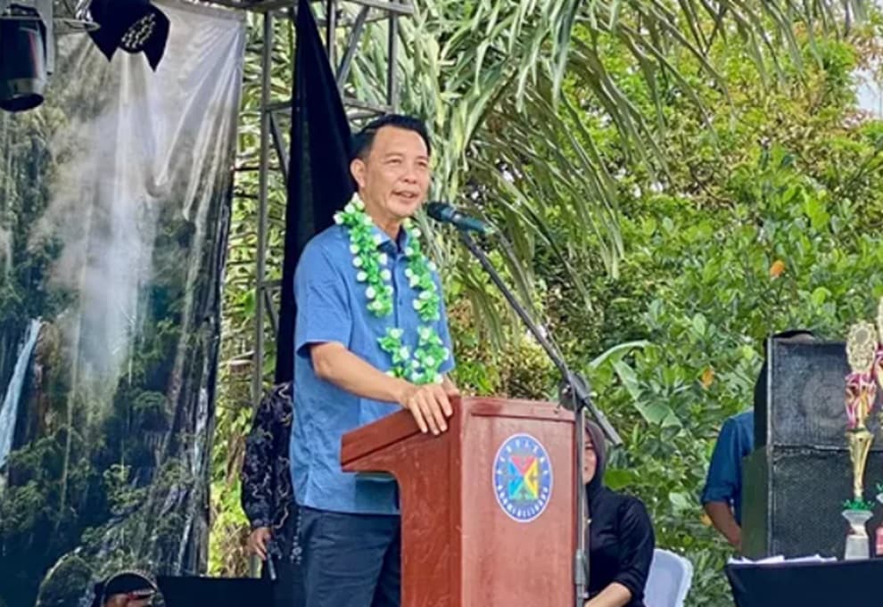 KPK Tetapkan Bupati Rejang Lebong Fikri Thobari Tersangka Suap usai OTT KPK Tetapkan Bupati Rejang Lebong Fikri Thobari Tersangka Suap usai OTT