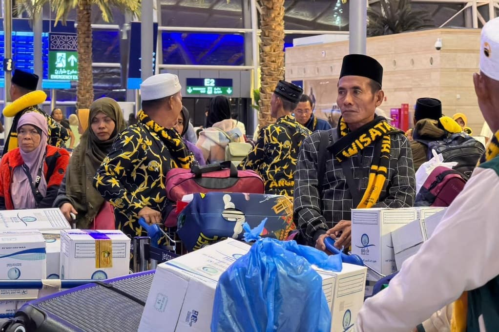 Kemenhaj Kawal Pemulangan Jemaah Umrah yang Tertahan di Arab Saudi Kemenhaj Kawal Pemulangan Jemaah Umrah yang Tertahan di Arab Saudi