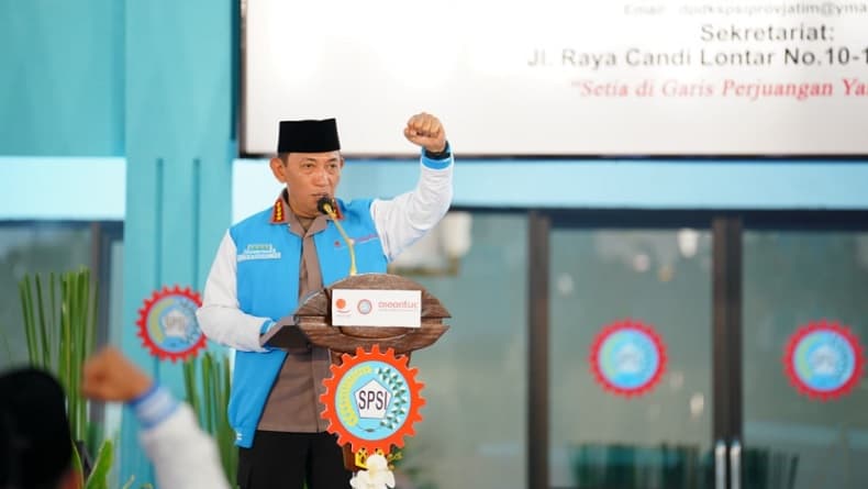 Ramadan Bareng KSPSI di Jatim, Kapolri Ajak Buruh Bersatu Hadapi Dinamika Global Ramadan Bareng KSPSI di Jatim, Kapolri Ajak Buruh Bersatu Hadapi Dinamika Global