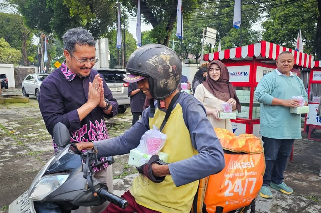 Partai Perindo Berbagi Takjil dan Modal Usaha, Dorong UMKM Tumbuh di Bulan Ramadan Partai Perindo Berbagi Takjil dan Modal Usaha, Dorong UMKM Tumbuh di Bulan Ramadan