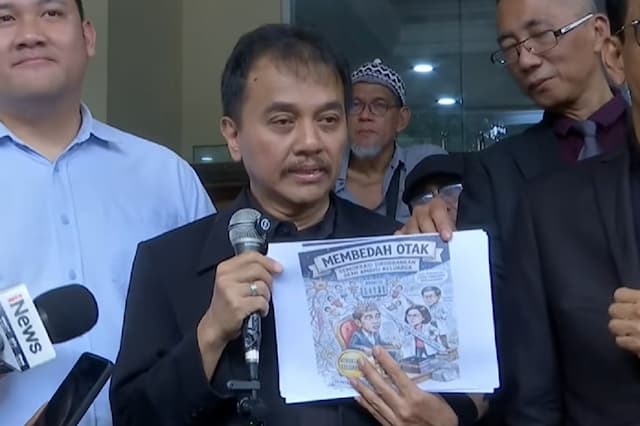 Roy Suryo-Dokter Tifa bakal Gugat Jokowi, Tuntut Ijazah Dibuka ke Publik Roy Suryo-Dokter Tifa bakal Gugat Jokowi, Tuntut Ijazah Dibuka ke Publik