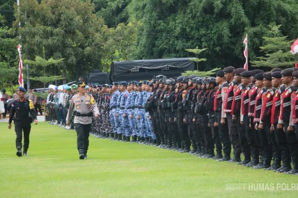 Polda Papua Gelar Apel Operasi Ketupat Cartenz 2026, Siagakan Personel Amankan Lebaran Polda Papua Gelar Apel Operasi Ketupat Cartenz 2026, Siagakan Personel Amankan Lebaran
