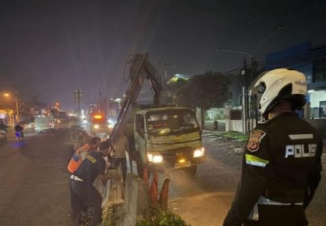 Cegah Kemacetan Mudik, 30 Titik Putar Balik di Jalur Pantura Bekasi Ditutup Cegah Kemacetan Mudik, 30 Titik Putar Balik di Jalur Pantura Bekasi Ditutup