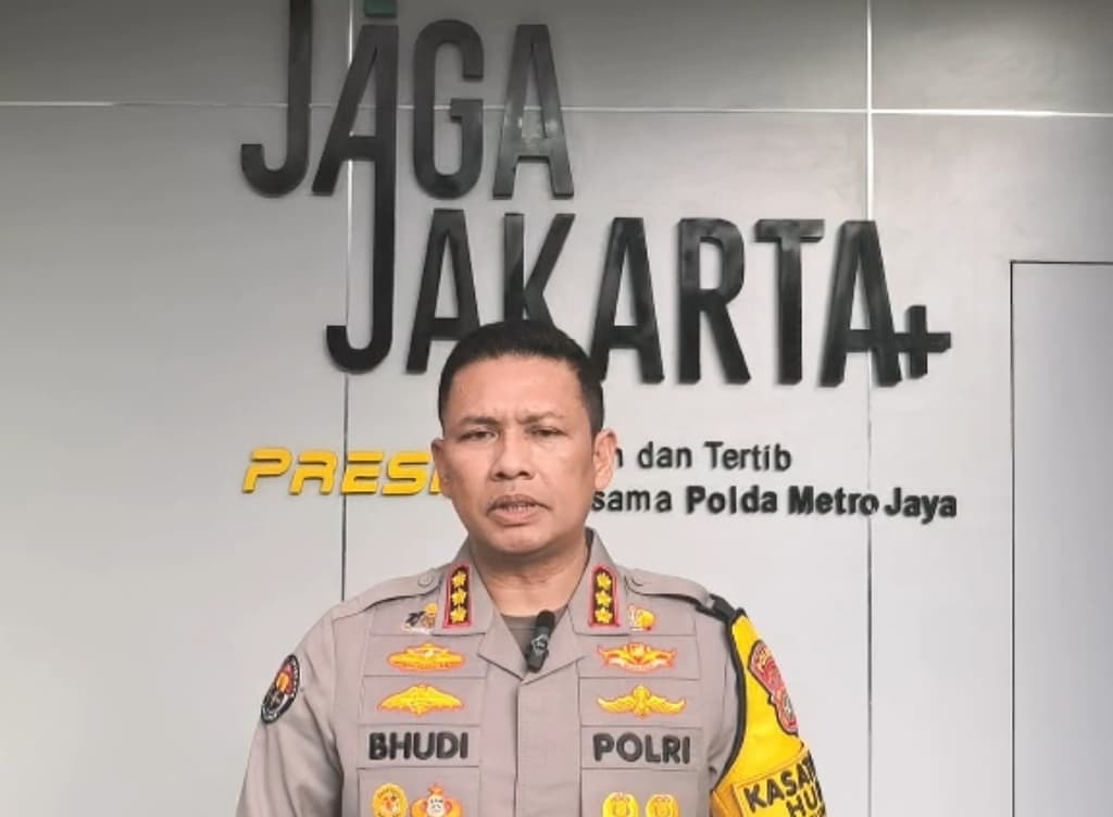 Polda Metro Jaya Buru Pelaku Penyiraman Air Keras ke Aktivis KontraS Polda Metro Jaya Buru Pelaku Penyiraman Air Keras ke Aktivis KontraS