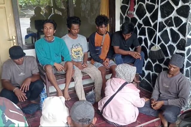 KM Natasya 01 Karam di Trenggalek, 5 ABK Selamat usai 12 Jam Terapung di Laut KM Natasya 01 Karam di Trenggalek, 5 ABK Selamat usai 12 Jam Terapung di Laut