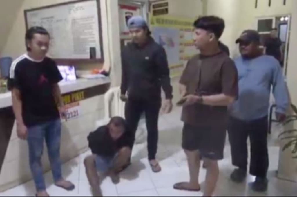 Pria di Makassar Siram Air Keras ke Mantan Pacar, Korban Luka Bakar di Sekujur Tubuh Pria di Makassar Siram Air Keras ke Mantan Pacar, Korban Luka Bakar di Sekujur Tubuh