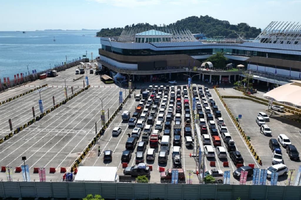 Wakapolri Tinjau Arus Mudik dari Udara, Pastikan Penyeberangan Merak-Bakauheni Lancar Wakapolri Tinjau Arus Mudik dari Udara, Pastikan Penyeberangan Merak-Bakauheni Lancar