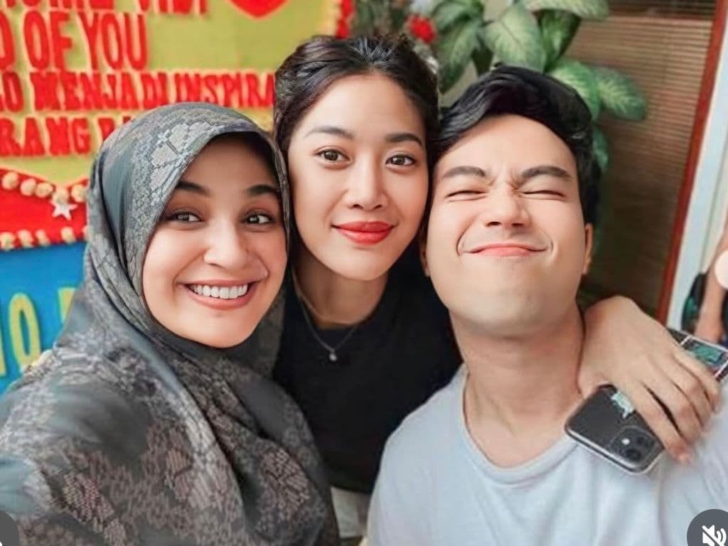 Viral Shireen Sungkar Wakafkan Sumur di Gunung Kidul atas Nama Vidi Aldiano Viral Shireen Sungkar Wakafkan Sumur di Gunung Kidul atas Nama Vidi Aldiano