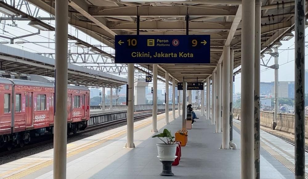 Momen Langka! Manggarai Sepi saat Puncak Arus Mudik Momen Langka! Manggarai Sepi saat Puncak Arus Mudik