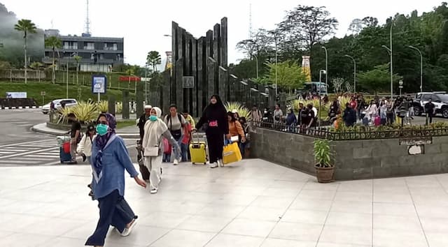 BNPP Catat 5.436 Pelintas di 15 PLBN Terpadu pada H-4 Lebaran, Entikong Terpadat BNPP Catat 5.436 Pelintas di 15 PLBN Terpadu pada H-4 Lebaran, Entikong Terpadat