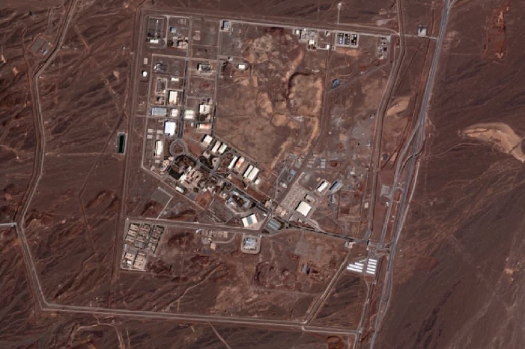 Perang Terus Memanas! AS-Israel Bombardir Fasilitas Nuklir Natanz Milik Iran Perang Terus Memanas! AS-Israel Bombardir Fasilitas Nuklir Natanz Milik Iran