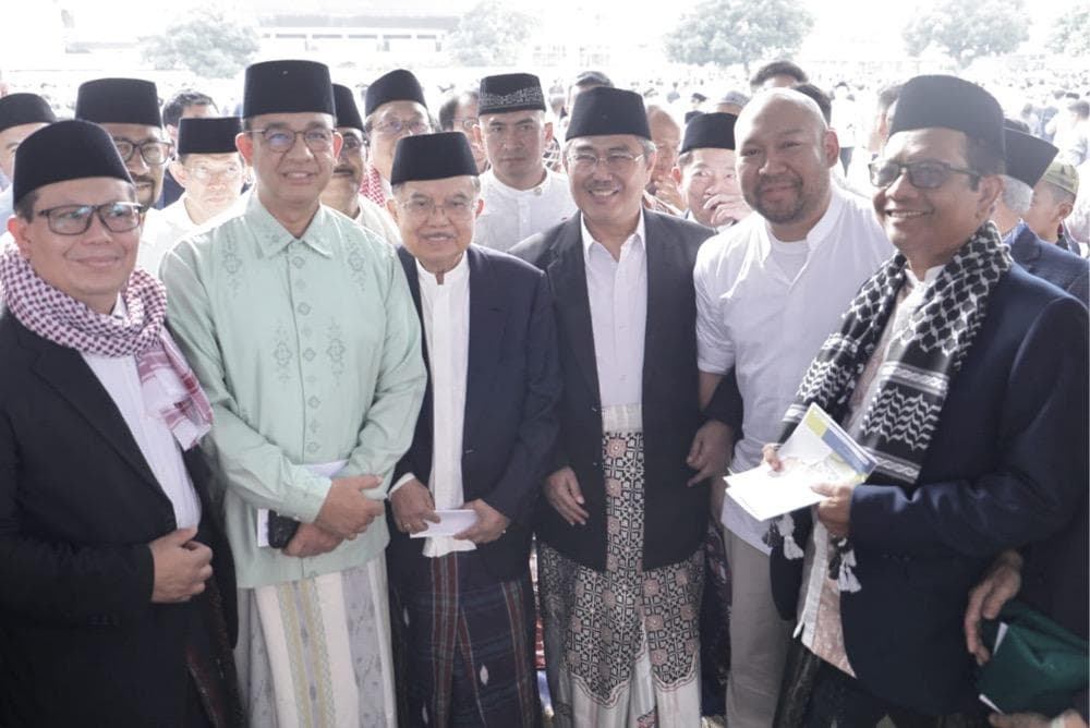 Momen Akrab JK, Anies, Mahfud MD hingga Didit Prabowo usai Salat Id Momen Akrab JK, Anies, Mahfud MD hingga Didit Prabowo usai Salat Id