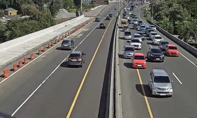 Padat Merayap, Lalin Puncak Bogor Berlaku One Way Arah Naik Pagi Ini Padat Merayap, Lalin Puncak Bogor Berlaku One Way Arah Naik Pagi Ini