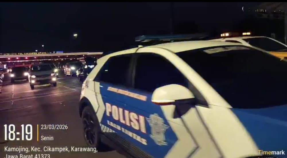 Arus Balik Lebaran, Contraflow arah Jakarta di Tol Japek Resmi Diberlakukan Arus Balik Lebaran, Contraflow arah Jakarta di Tol Japek Resmi Diberlakukan