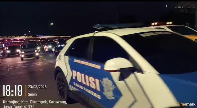 Arus Balik Lebaran, Contraflow arah Jakarta di Tol Japek Resmi Diberlakukan Arus Balik Lebaran, Contraflow arah Jakarta di Tol Japek Resmi Diberlakukan