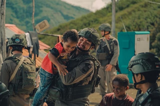 Kisah Haru Perjuangan Satgas Damai Cartenz di Kiwirok, Tak Mudik Lebaran Demi Jaga NKRI Kisah Haru Perjuangan Satgas Damai Cartenz di Kiwirok, Tak Mudik Lebaran Demi Jaga NKRI