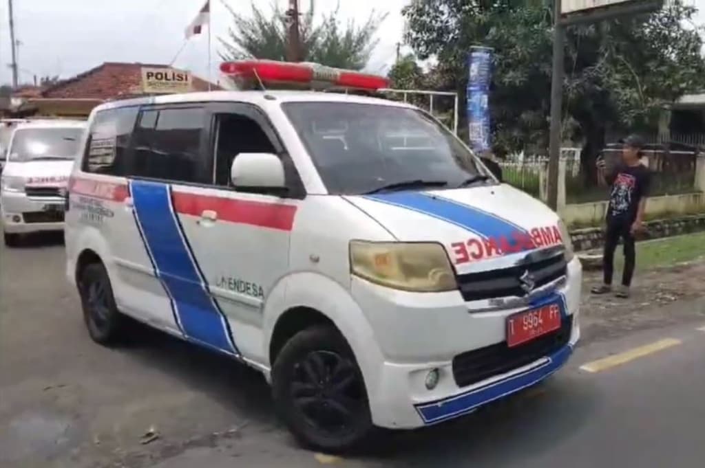 Kecelakaan Mobil Travel Pulang Mudik Masuk Jurang di Majalengka, 6 Orang Sekeluarga Tewas Kecelakaan Mobil Travel Pulang Mudik Masuk Jurang di Majalengka, 6 Orang Sekeluarga Tewas