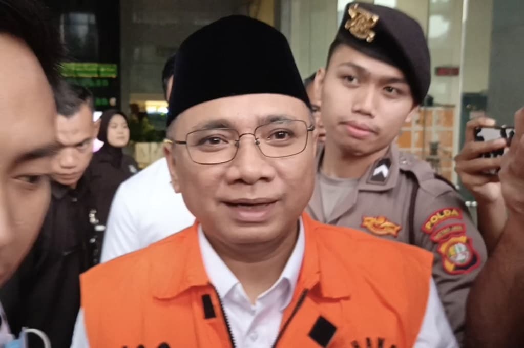 Eks Menag Yaqut Irit Bicara usai 3 Jam Diperiksa KPK: Saya Capek, Harus Istirahat Eks Menag Yaqut Irit Bicara usai 3 Jam Diperiksa KPK: Saya Capek, Harus Istirahat