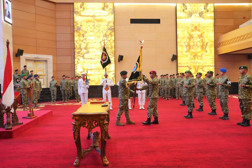 Panglima TNI Lantik 12 Pejabat Baru, Pangdam Cenderawasih hingga Dansatgas Korpasgat Resmi Berganti Panglima TNI Lantik 12 Pejabat Baru, Pangdam Cenderawasih hingga Dansatgas Korpasgat Resmi Berganti