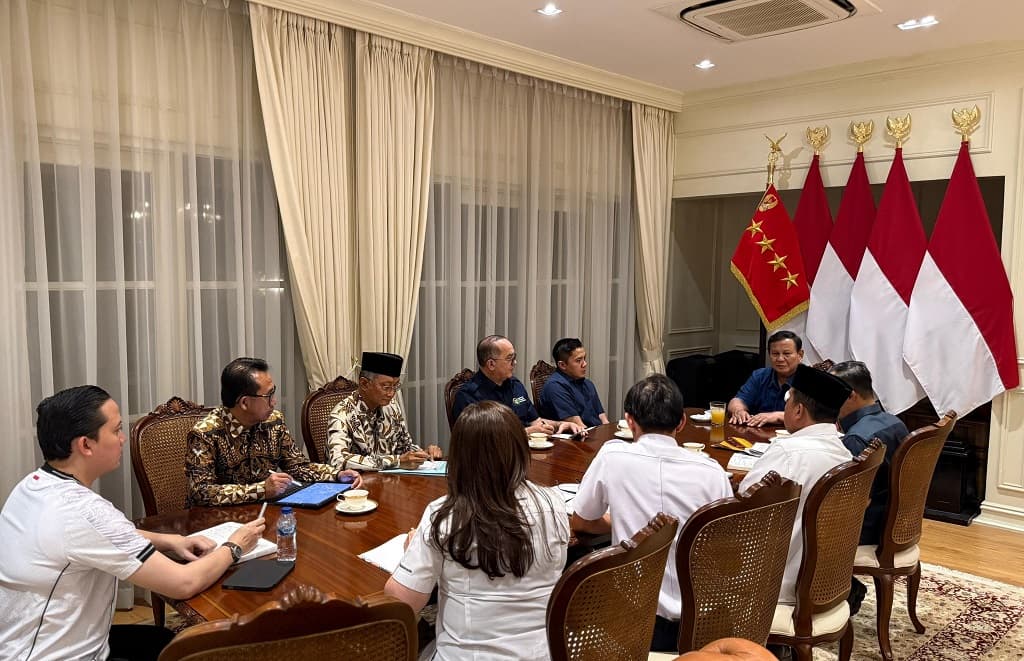 Prabowo Perintahkan Bangun Rumah untuk Warga Pinggir Rel Senen, Tim Langsung Bergerak Prabowo Perintahkan Bangun Rumah untuk Warga Pinggir Rel Senen, Tim Langsung Bergerak