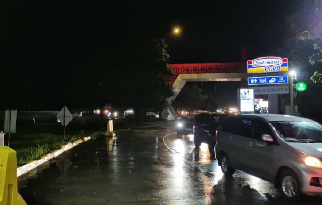 Hati-Hati, Hujan Warnai Arus Balik di Tol Cipali Malam Ini Hati-Hati, Hujan Warnai Arus Balik di Tol Cipali Malam Ini