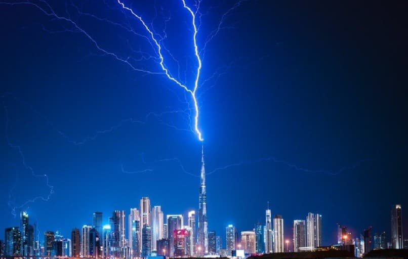 Setelah Diserang Rudal dan Drone Iran, Dubai Diterjang Badai Petir Setelah Diserang Rudal dan Drone Iran, Dubai Diterjang Badai Petir