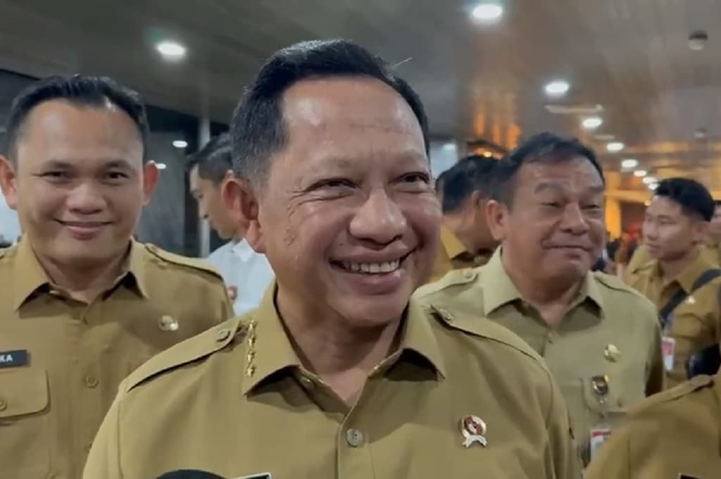 Mendagri Tito: Kebijakan WFH ASN Diumumkan Besok Mendagri Tito: Kebijakan WFH ASN Diumumkan Besok