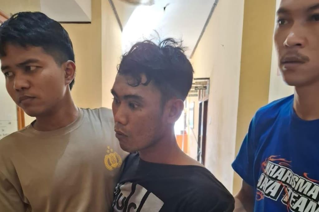 Keji! Anak Bunuh Ibu Kandung di Banyuwangi, Warga Mau Menolong sampai Takut Keji! Anak Bunuh Ibu Kandung di Banyuwangi, Warga Mau Menolong sampai Takut