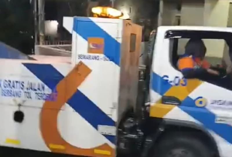 Pemudik Asal Bogor Jadi Korban Dugaan Pungli Oknum Derek Jasa Marga di Tol Semarang-Solo Pemudik Asal Bogor Jadi Korban Dugaan Pungli Oknum Derek Jasa Marga di Tol Semarang-Solo