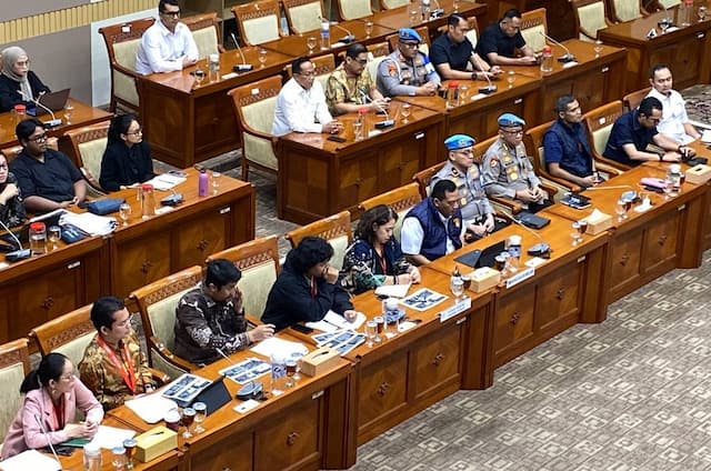 Fakta Baru Kasus Air Keras Andrie Yunus Terungkap di DPR: Berkas Dilimpahkan ke Puspom TNI Fakta Baru Kasus Air Keras Andrie Yunus Terungkap di DPR: Berkas Dilimpahkan ke Puspom TNI