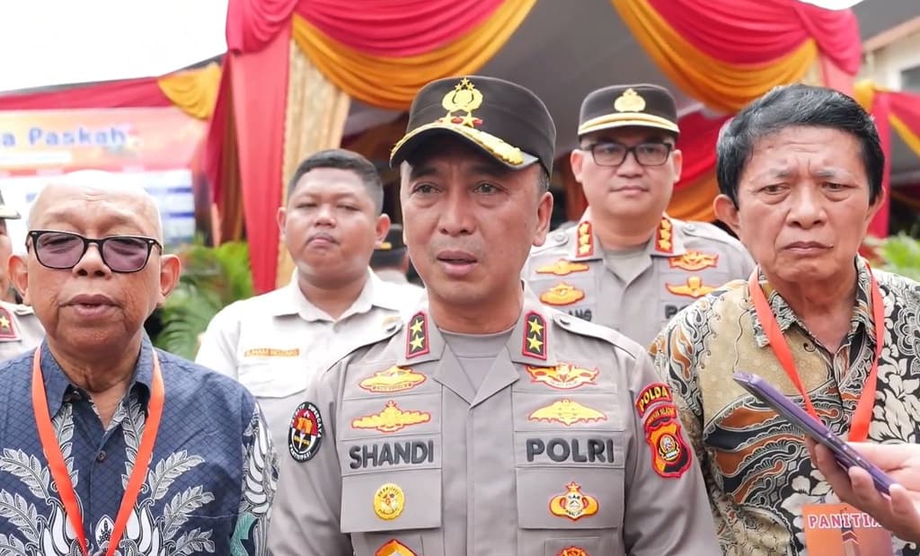 Kapolda Sumsel Tinjau Pengamanan Paskah di Gereja Santo Yoseph, Pastikan Ibadah Berjalan Aman dan Tertib Kapolda Sumsel Tinjau Pengamanan Paskah di Gereja Santo Yoseph, Pastikan Ibadah Berjalan Aman dan Tertib