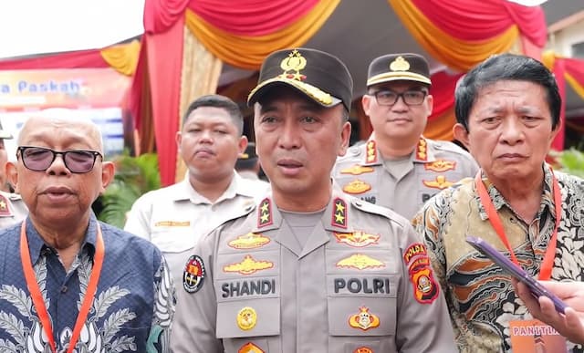 Kapolda Sumsel Tinjau Pengamanan Paskah di Gereja Santo Yoseph, Pastikan Ibadah Berjalan Aman dan Tertib Kapolda Sumsel Tinjau Pengamanan Paskah di Gereja Santo Yoseph, Pastikan Ibadah Berjalan Aman dan Tertib