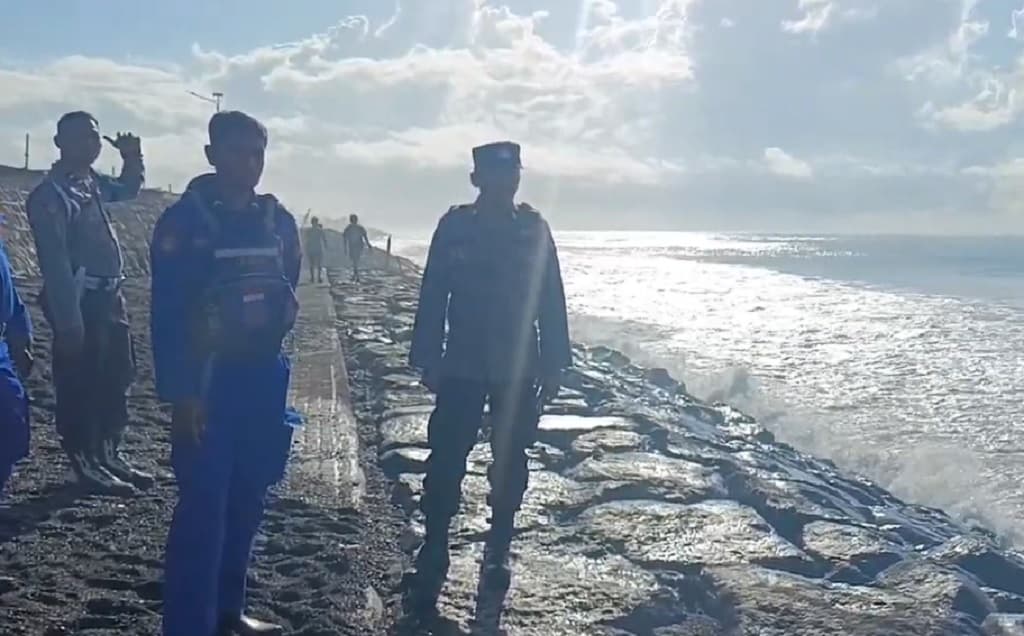 Niat Tolong Warga Tenggelam, Pemuda di Gianyar Hilang Terseret Arus Pantai Purnama Niat Tolong Warga Tenggelam, Pemuda di Gianyar Hilang Terseret Arus Pantai Purnama