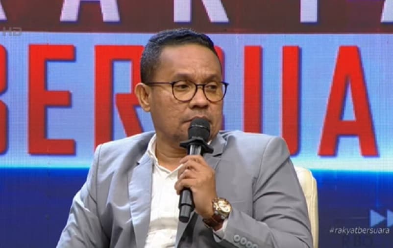 Pengacara Roy Suryo Cs Tegaskan Tak Ada Aliran Dana: Itu Hoaks untuk Alihkan Pembuktian Ijazah Pengacara Roy Suryo Cs Tegaskan Tak Ada Aliran Dana: Itu Hoaks untuk Alihkan Pembuktian Ijazah