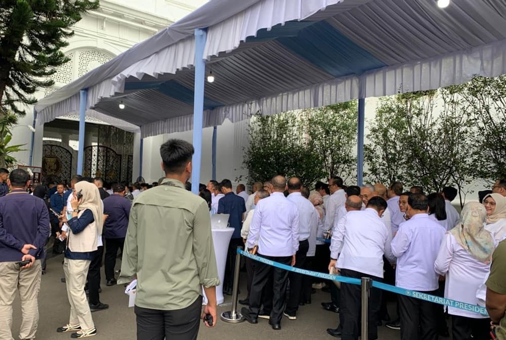 Pejabat Negara Mulai Hadiri Taklimat Prabowo di Istana, Ada Bahlil hingga Raffi Ahmad Pejabat Negara Mulai Hadiri Taklimat Prabowo di Istana, Ada Bahlil hingga Raffi Ahmad