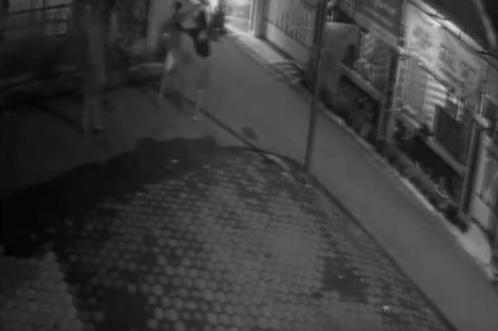 Ngeri! Pria di Jember Bacok Teman hingga Luka Parah usai Pesta Miras Ngeri! Pria di Jember Bacok Teman hingga Luka Parah usai Pesta Miras