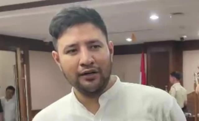 Ammar Zoni Minta Maaf Singgung Rumah Tangga Irish Bella dalam Pleidoi Kasus Narkoba Ammar Zoni Minta Maaf Singgung Rumah Tangga Irish Bella dalam Pleidoi Kasus Narkoba