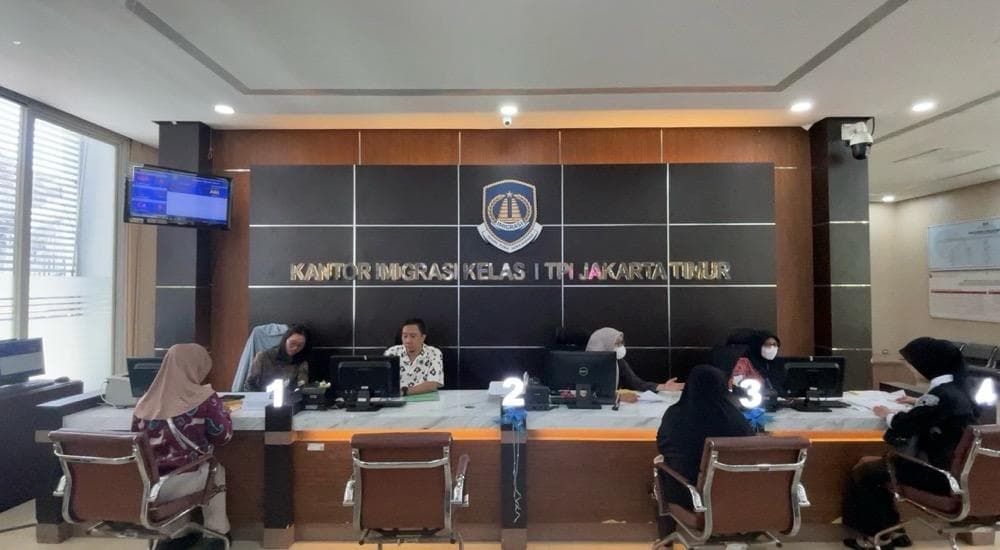 Pegawai Kantor Imigrasi Jaktim Full Masuk Kerja di Hari Pertama WFH ASN Pegawai Kantor Imigrasi Jaktim Full Masuk Kerja di Hari Pertama WFH ASN