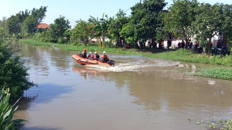 Hari Ketiga Balita Hilang di Sungai Tanggulangin Belum Ditemukan, Pencarian Diperluas Hari Ketiga Balita Hilang di Sungai Tanggulangin Belum Ditemukan, Pencarian Diperluas