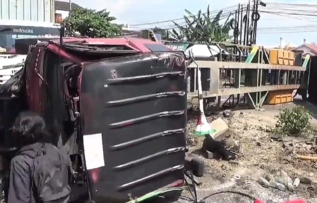 Kronologi Kecelakaan Beruntun 4 Kendaraan di Semarang, Truk Kontainer Rem Blong Kronologi Kecelakaan Beruntun 4 Kendaraan di Semarang, Truk Kontainer Rem Blong