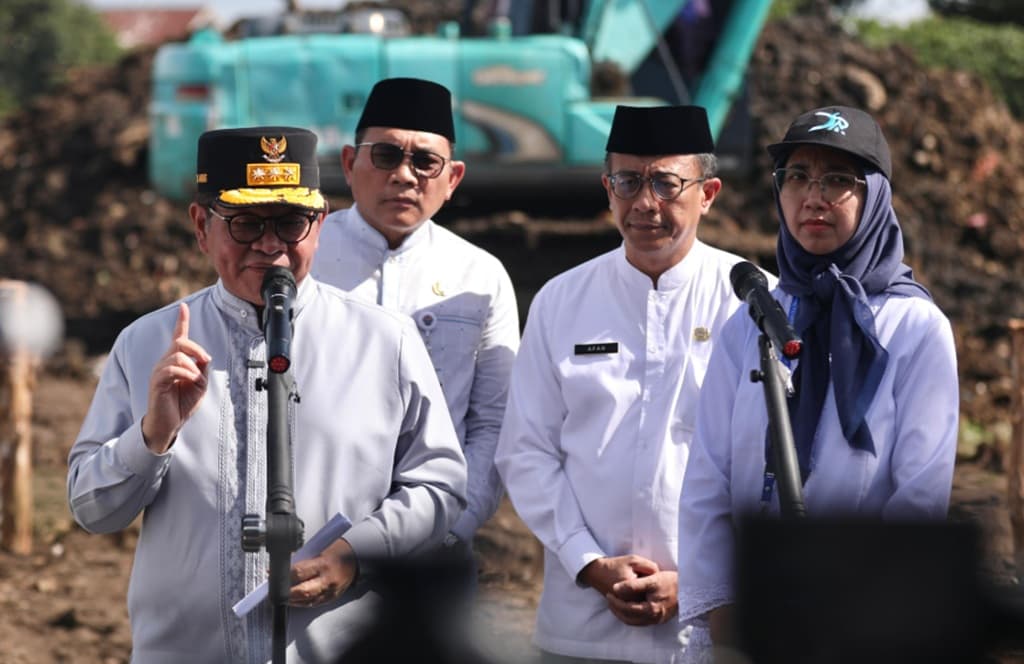 Pramono Targetkan Pengerukan Banjir Kanal Barat Rampung 1 Tahun, Kurangi Risiko Banjir Pramono Targetkan Pengerukan Banjir Kanal Barat Rampung 1 Tahun, Kurangi Risiko Banjir