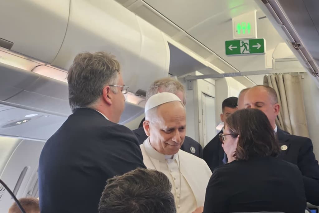 Paus Leo Balas Kritik Trump soal Perang Iran: Saya Tidak Takut dan Terus Lantang Dorong Perdamaian! Paus Leo Balas Kritik Trump soal Perang Iran: Saya Tidak Takut dan Terus Lantang Dorong Perdamaian!